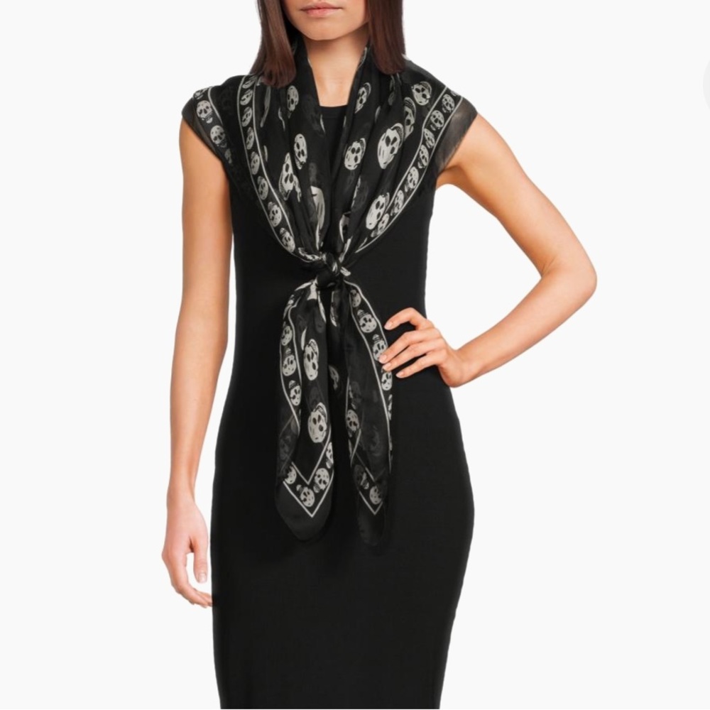 Alexander McQueen Black and White Skull Print Scarf